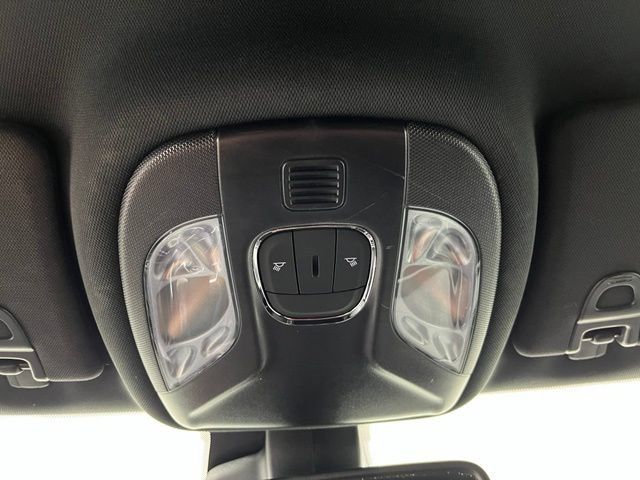 Used 2023 Jeep Compass Latitude AWD/4WD image 36