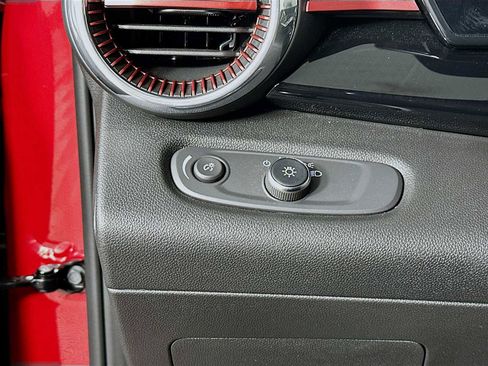 Used 2026 Chevrolet Trax RS image 10