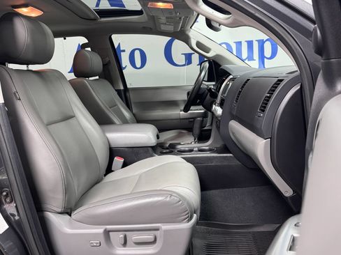 Used 2019 Toyota Sequoia Limited w/ Safety & Convenience Package AWD/4WD image 8