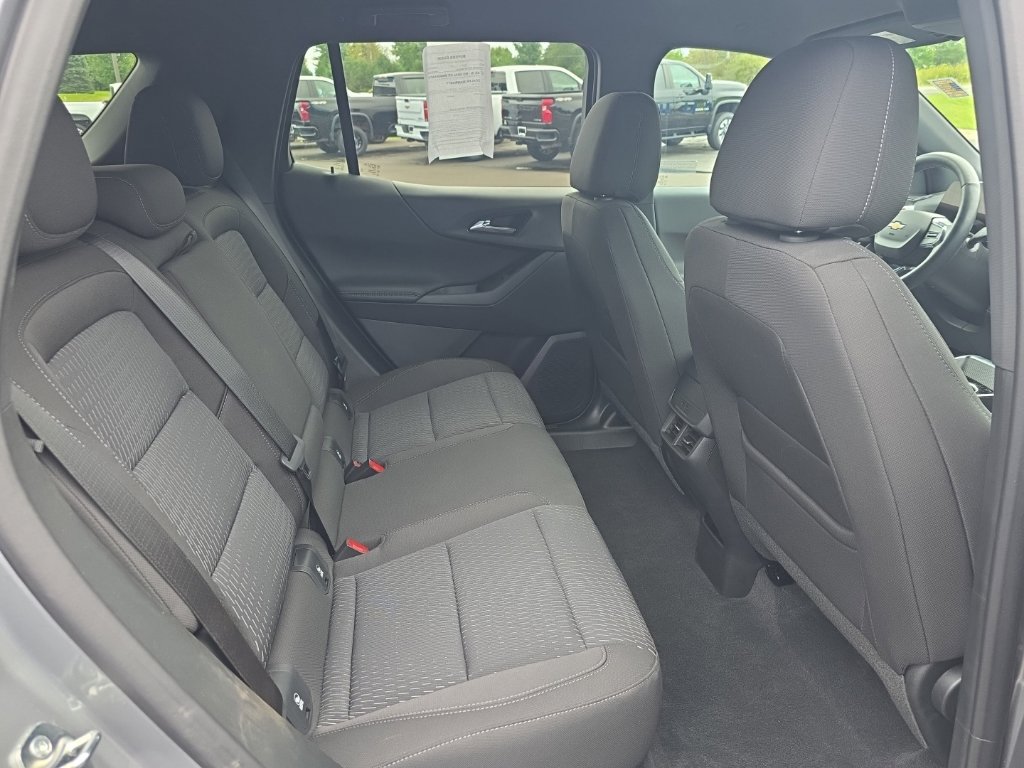 Used 2026 Chevrolet Equinox LT AWD/4WD image 24