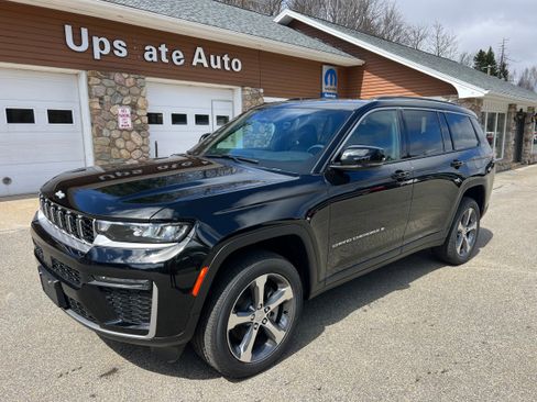 New 2026 Jeep Grand Cherokee L Limited AWD/4WD image 1