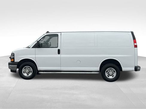 Used 2024 Chevrolet Express 2500 w/ Driver Convenience Package image 4