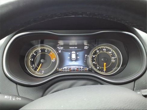 Used 2021 Jeep Cherokee Trailhawk image 16