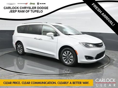 Used 2020 Chrysler Pacifica Touring-L Plus w/ Advanced Safetytec Group image 5