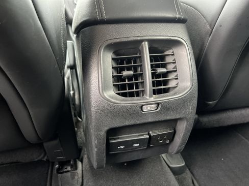 Used 2020 Jeep Cherokee Limited AWD/4WD image 38