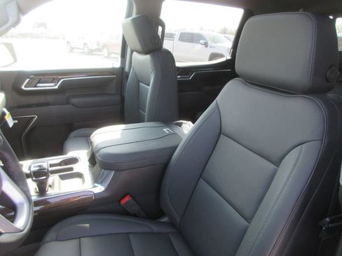 New 2026 GMC Sierra 1500 Elevation w/ Elevation Premium Package AWD/4WD image 16