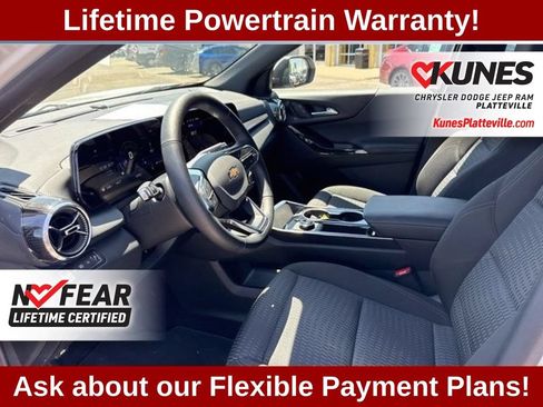Used 2026 Chevrolet Equinox LT AWD/4WD image 16