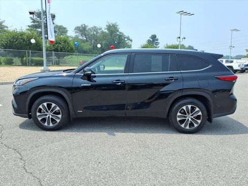 Used 2020 Toyota Highlander XLE AWD/4WD image 8