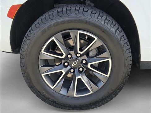Used 2021 Chevrolet Tahoe Z71 w/ Z71 Signature Package AWD/4WD image 23