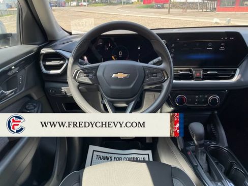 Used 2025 Chevrolet TrailBlazer LT AWD/4WD image 13