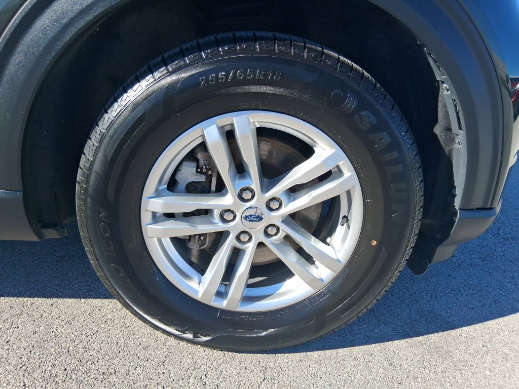 Used 2023 Ford Explorer XLT AWD/4WD image 30