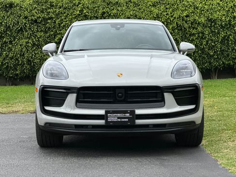 Certified 2024 Porsche Macan AWD/4WD image 11