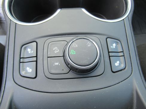 Used 2024 GMC Terrain SLE w/ Driver Convenience Package AWD/4WD image 19