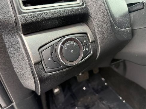 Used 2019 Ford Explorer XLT image 13