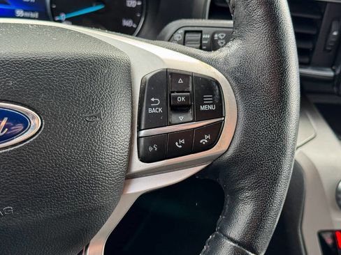 Used 2022 Ford Explorer XLT w/ Equipment Group 202A image 25