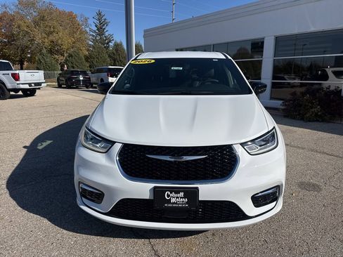 New 2026 Chrysler Pacifica Select image 5