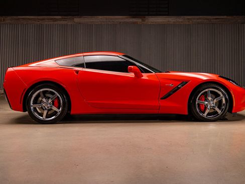 Used 2014 Chevrolet Corvette Stingray Coupe w/ 2LT Preferred Equipment Group image 10