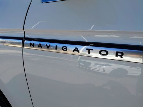 New 2026 Lincoln Navigator Reserve AWD/4WD image 5