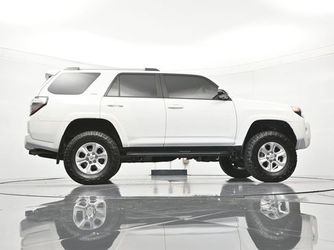 Used 2023 Toyota 4Runner SR5 Premium w/ Moonroof Package AWD/4WD image 41