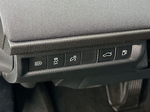 Used 2025 Toyota Camry LE FWD image 17