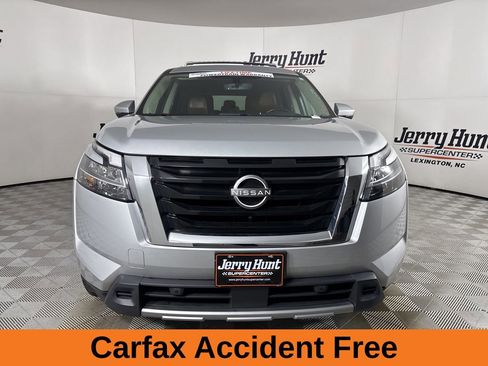 Used 2023 Nissan Pathfinder Platinum w/ Cargo Package image 3