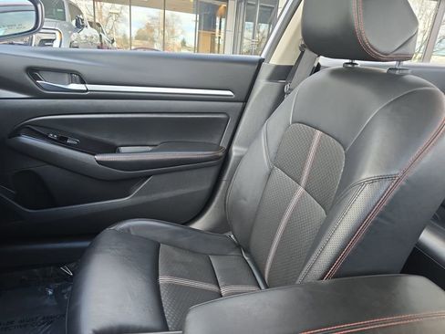 Used 2024 Nissan Altima 2.5 SR image 18