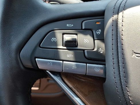 Certified 2023 Cadillac Escalade Sport Platinum w/ LPO, ONYX Package AWD/4WD image 28