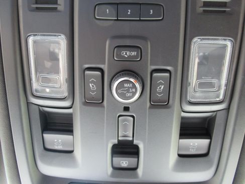 Used 2024 GMC Yukon Denali w/ Denali Reserve Package AWD/4WD image 35