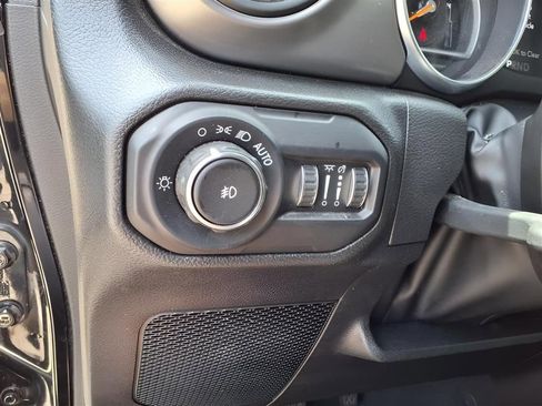 Used 2022 Jeep Wrangler Unlimited Sport w/ Sun And Sound Package AWD/4WD image 17