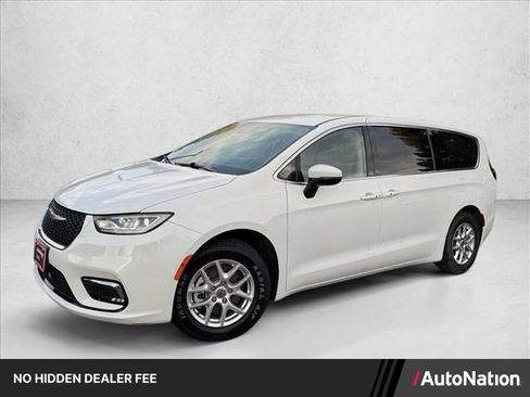 Used 2023 Chrysler Pacifica Touring-L FWD image 1