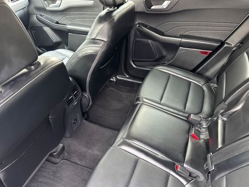 Certified 2025 Ford Escape Platinum AWD/4WD image 4
