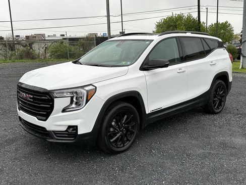 Used 2024 GMC Terrain SLT w/ Tech Package AWD/4WD image 4
