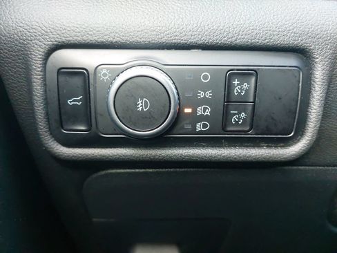 Used 2023 Ford Explorer XLT w/ Equipment Group 202A AWD/4WD image 27