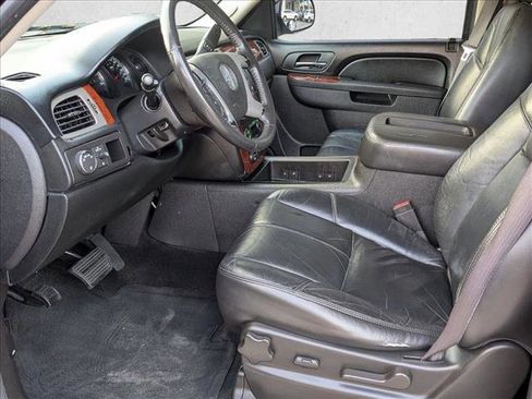 Used 2011 Chevrolet Tahoe LT image 14