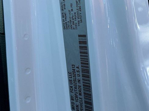 New 2025 Jeep Gladiator Sport image 22