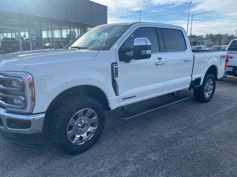 Used 2025 Ford F250 Lariat w/ Lariat Ultimate Package image 2