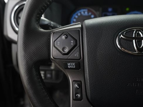 Used 2018 Toyota Tacoma TRD Sport w/ Exterior Package AWD/4WD image 25