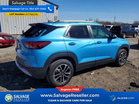 Used 2025 Chevrolet TrailBlazer LT w/ Convenience Package image 3