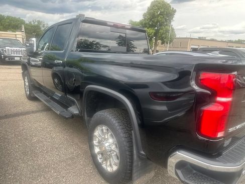 Used 2025 Chevrolet Silverado 3500 LTZ w/ LTZ Premium Package AWD/4WD image 13