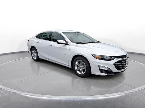 Used 2022 Chevrolet Malibu LS w/ Driver Confidence Package II FWD image 2