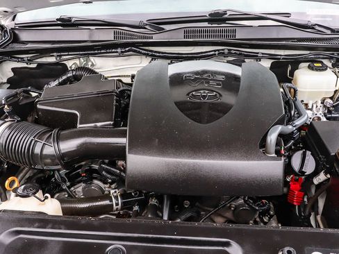 Used 2019 Toyota Tacoma TRD Pro AWD/4WD image 33