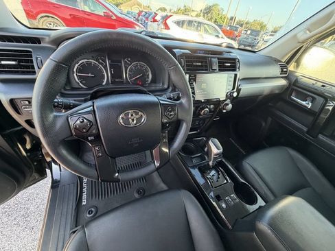 Used 2020 Toyota 4Runner TRD Off-Road Premium AWD/4WD image 19