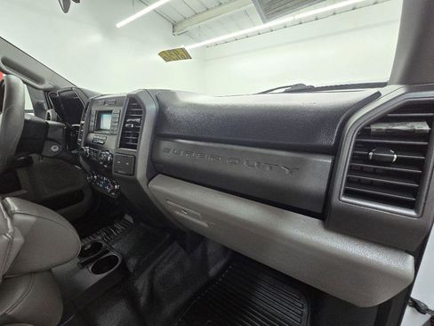 Used 2019 Ford F250 XL w/ STX Appearance Package image 17