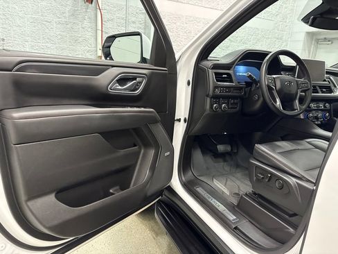 Used 2023 Chevrolet Suburban RST w/ Luxury Package AWD/4WD image 13