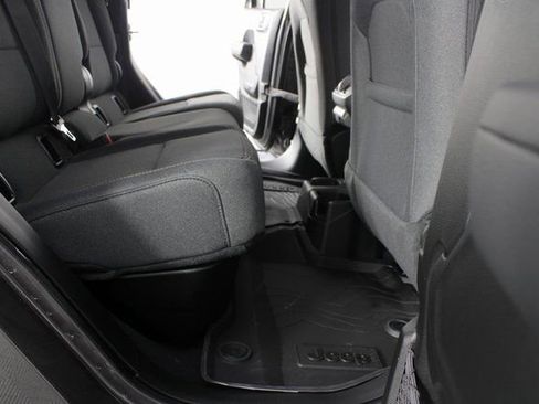 New 2026 Jeep Gladiator Sport image 18