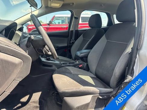 Used 2014 Ford Focus SE FWD image 12