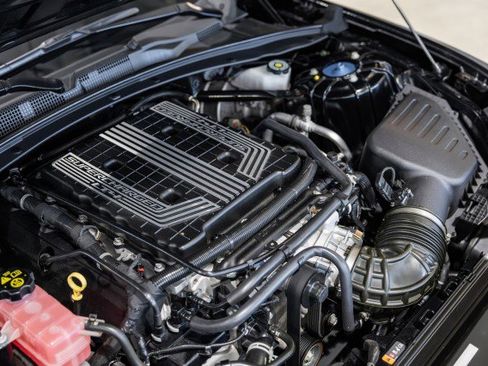 Used 2018 Chevrolet Camaro ZL1 image 11