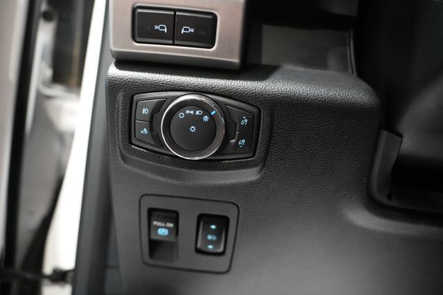Used 2019 Ford F150 Platinum w/ Equipment Group 701A Luxury AWD/4WD image 13