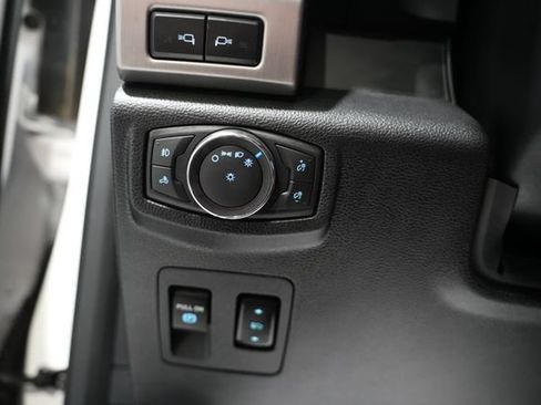 Used 2019 Ford F150 Platinum w/ Equipment Group 701A Luxury AWD/4WD image 13