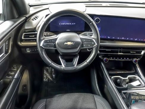 Used 2021 Chevrolet Silverado 1500 LT Trail Boss w/ Convenience Package II image 17